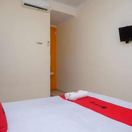 Reddoorz Near Jalan Wolter Monginsidi Manado Hotel Exterior foto